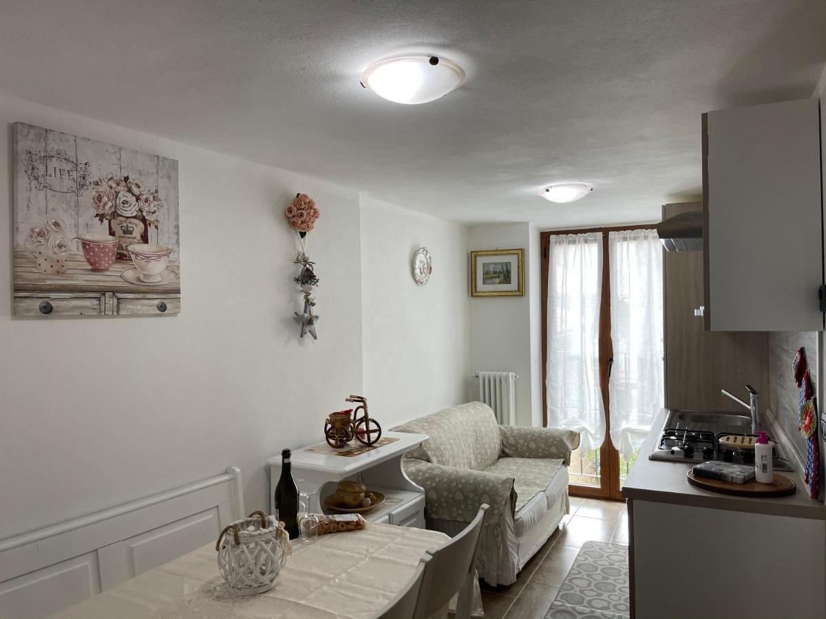 La Casa Di Pucci Nel Borgo Affrescato Di Parlasco Cortenova ภายนอก รูปภาพ