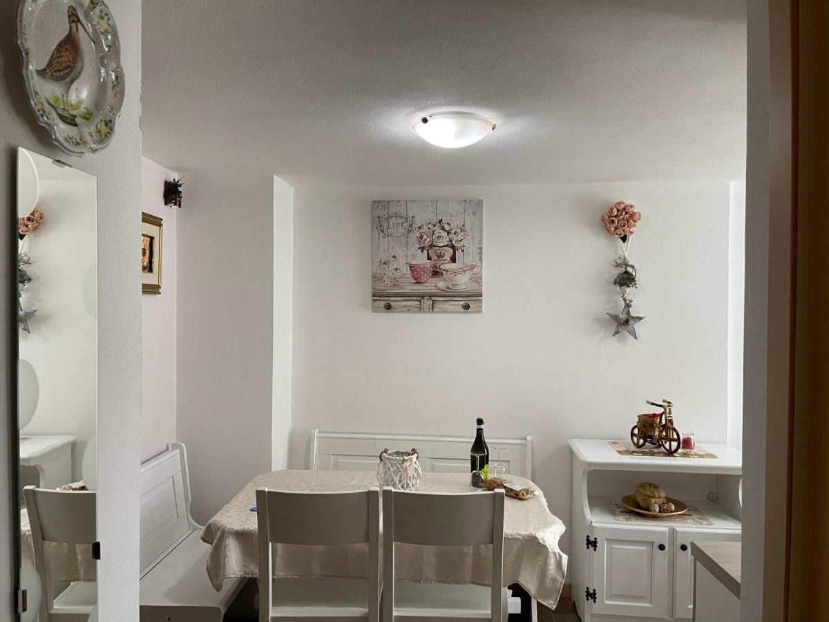 La Casa Di Pucci Nel Borgo Affrescato Di Parlasco Cortenova ภายนอก รูปภาพ