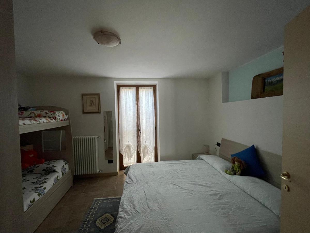 La Casa Di Pucci Nel Borgo Affrescato Di Parlasco Cortenova ภายนอก รูปภาพ