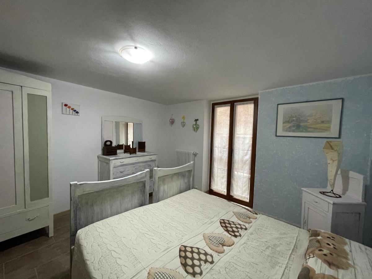 La Casa Di Pucci Nel Borgo Affrescato Di Parlasco Cortenova ภายนอก รูปภาพ