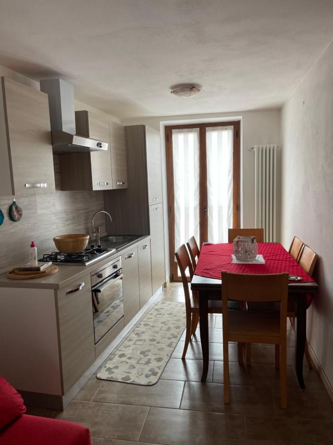 La Casa Di Pucci Nel Borgo Affrescato Di Parlasco Cortenova ภายนอก รูปภาพ