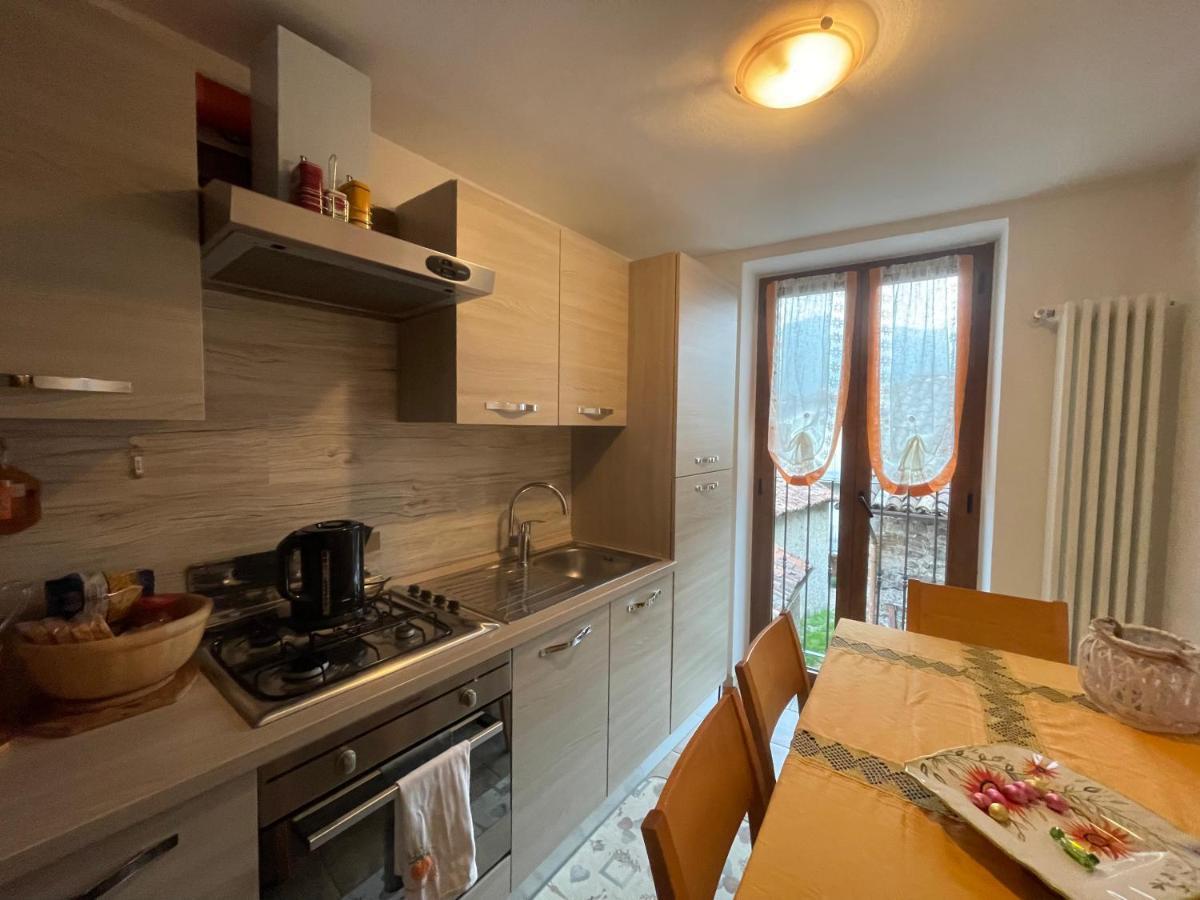 La Casa Di Pucci Nel Borgo Affrescato Di Parlasco Cortenova ภายนอก รูปภาพ